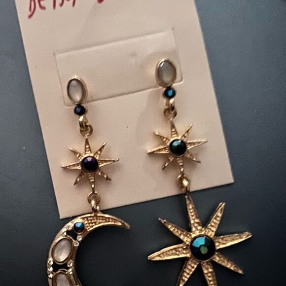 💙 Betsey Johnson stunning drop dangle celestial earrings 💙 - Picture 9 of 9